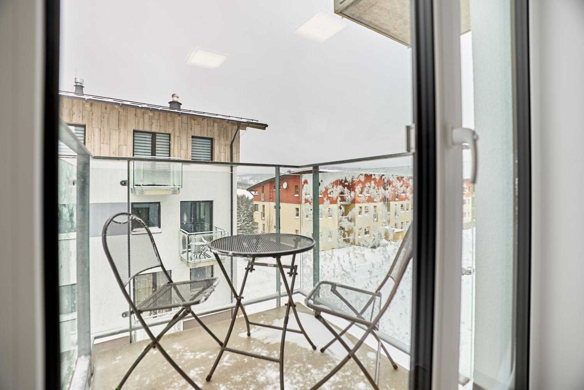 Apartament C L E A N O V E C By Mountain Ways Loučná pod Klínovcem Zewnętrze zdjęcie